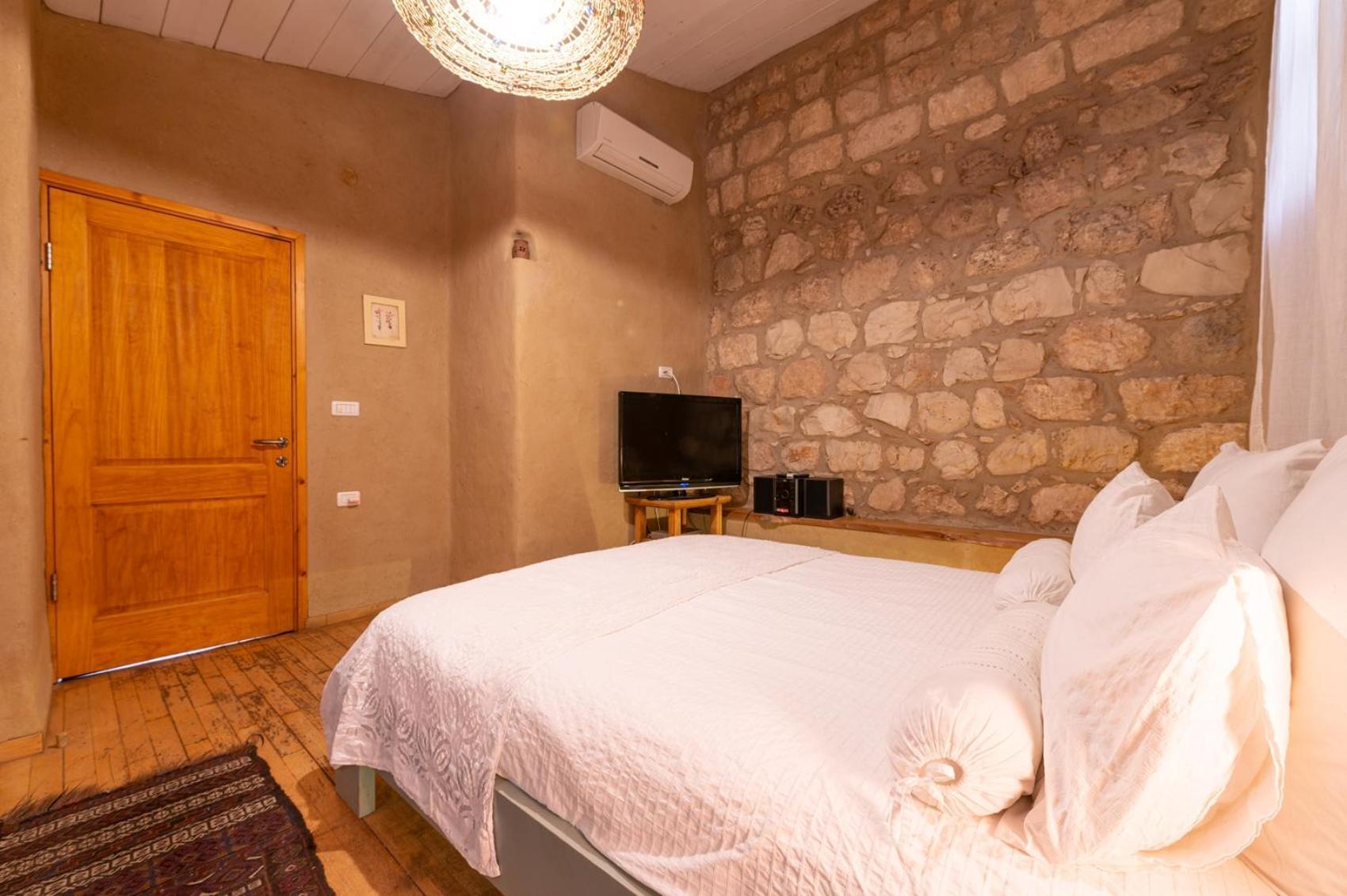 Hemdatya Stone Suites In The Galilee Ilaniya Номер фото